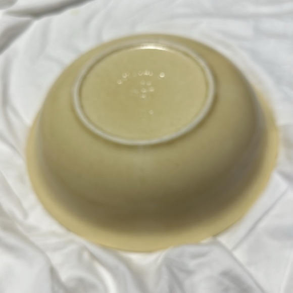 Pfaltzgraff 3 qt 12” serving bowl rare find - Picture 3 of 4